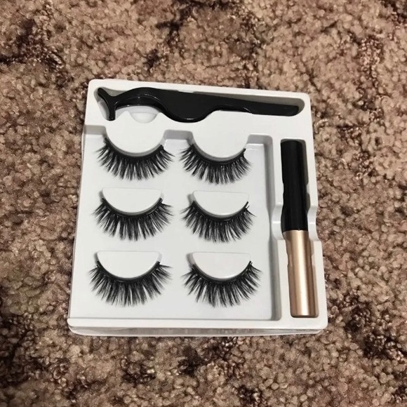 Magnetic Eyelashes and Eyeliner - Picture 2 of 3